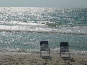 img_home_beachLogo